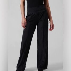 NWT Athleta Nikita Wide Leg Pants Size 12.